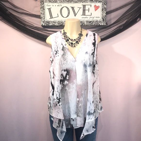Simply Vera Vera Wang Tops - Simply Vera Tank Size L 💞